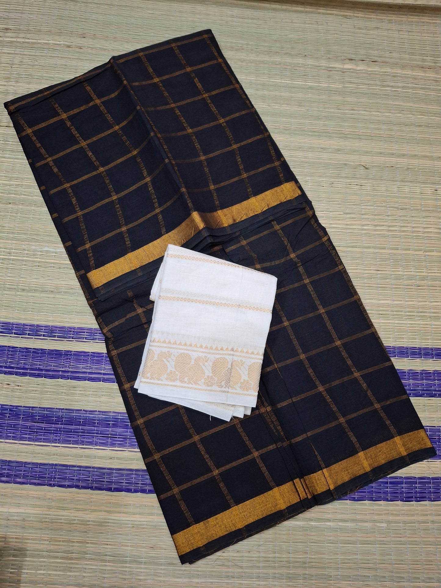 Sungudi 6 Yard Bengal Checks with Tissue Border (Vanaja-001)