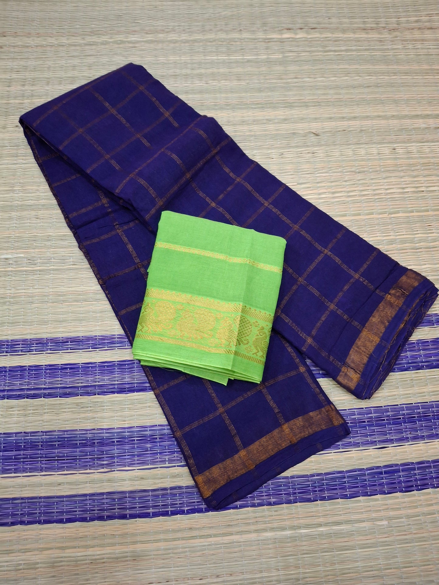 Sungudi 6 Yard Bengal Checks with Tissue Border (Vanaja-001)