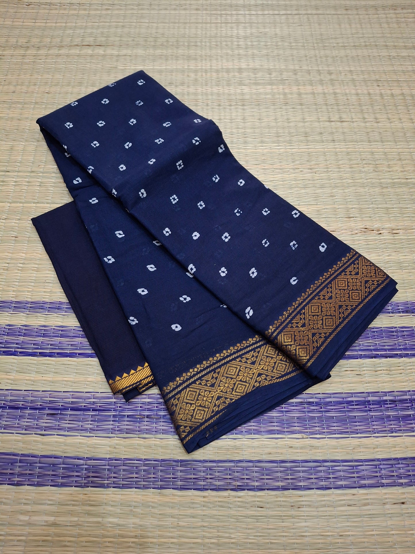 Sungudi 6 Yard Batik Saree Small Zari (D/S-Dind-001)