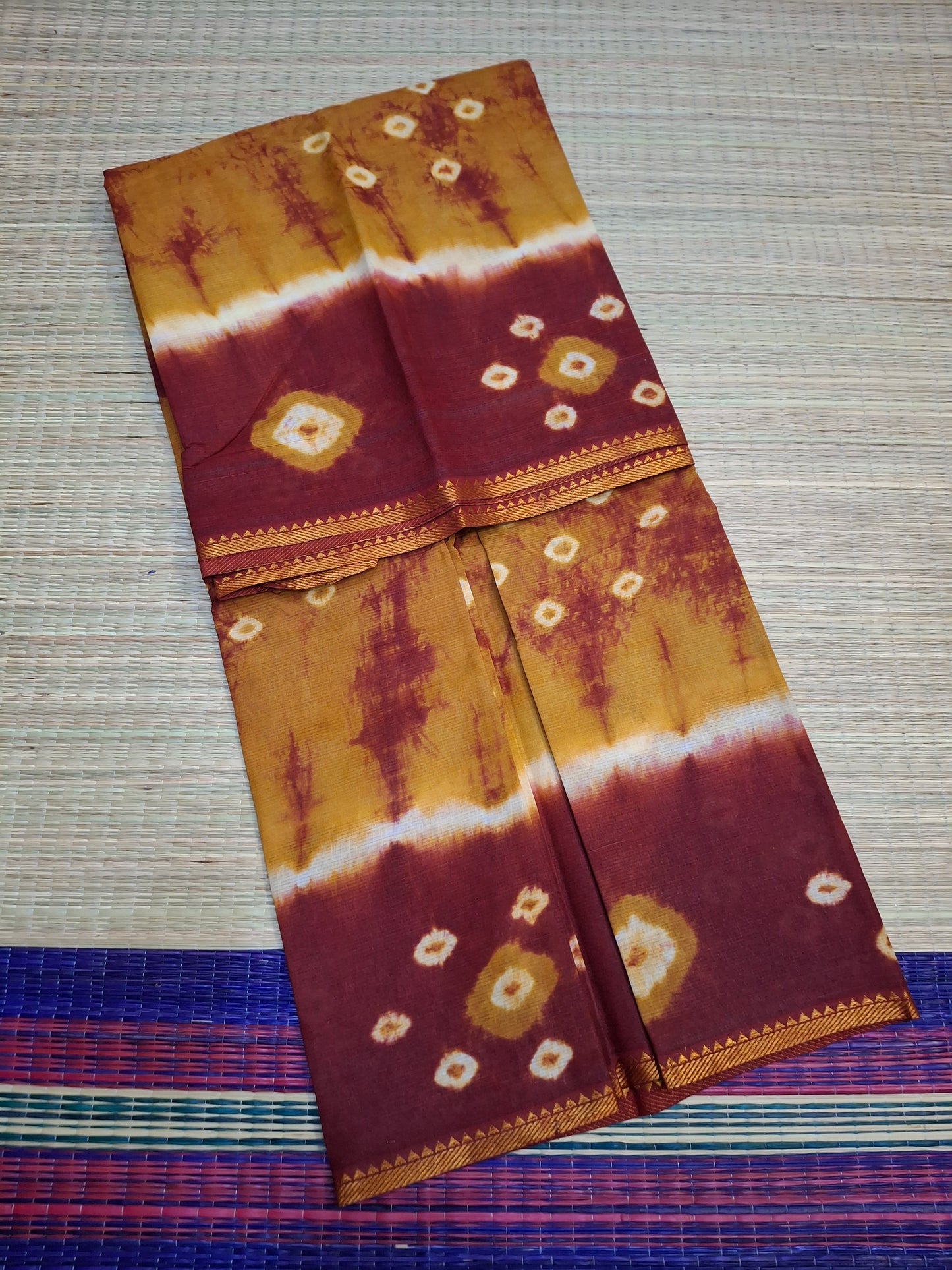 Sungudi - Bhanthini Hand Knotted (VESTI-BHN-001)