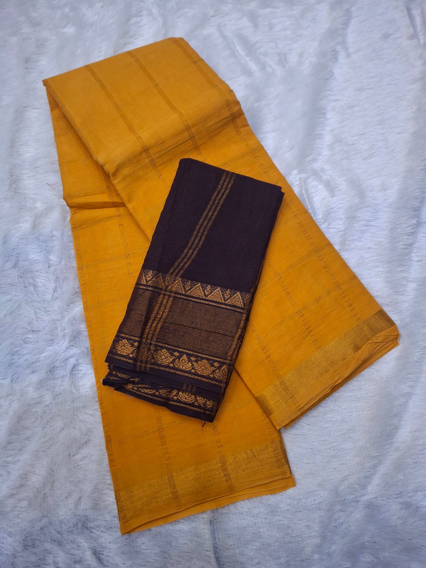 Sungudi 6 Yard Bengal Checks with Tissue Border (Vanaja-001)